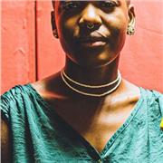 Professora de Artes, formada em Artes Visuales y Plásticas